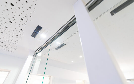 record STA 20 Frameless – rammeløs skydedør med indbygget æstetik