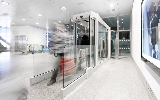 record FlipFlow TWIN – Glastunnel med 2 sæt automatiske døre og intelligente sensorer