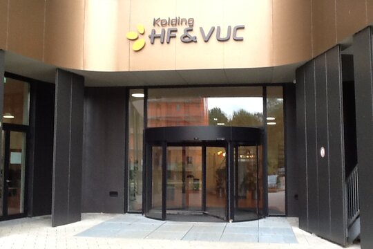 Kolding HF & VUC record K31 karruseldør